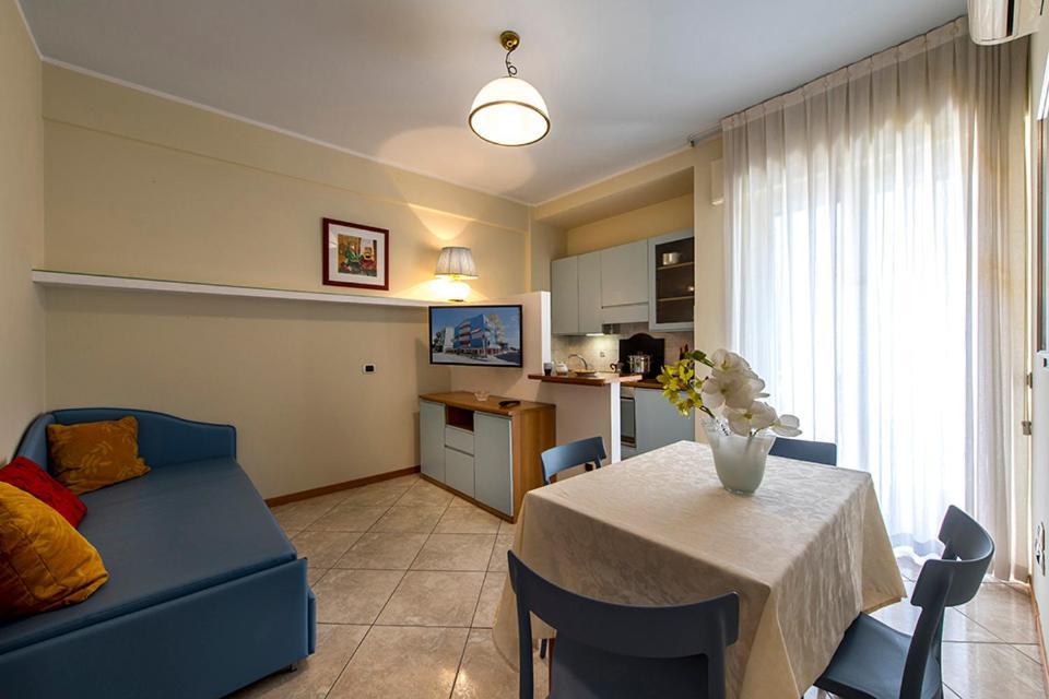 Hotel Le Soleil San Benedetto del Tronto Esterno foto