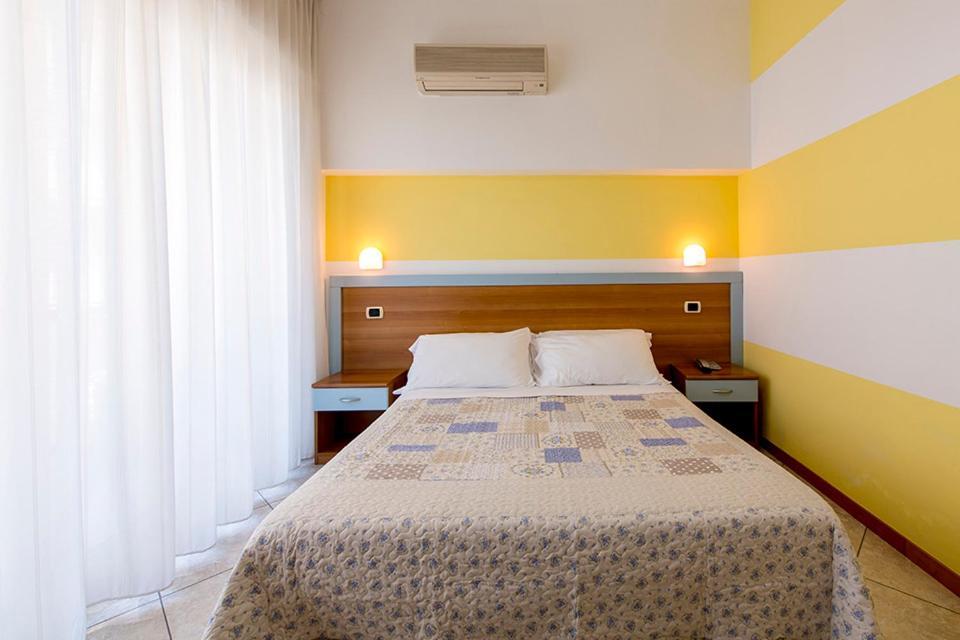 Hotel Le Soleil San Benedetto del Tronto Esterno foto